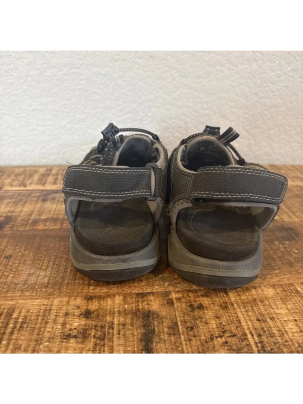 Keen Newport Sandals Men 9.5 Black Waterproof Hiking Closed Toe Camping Water